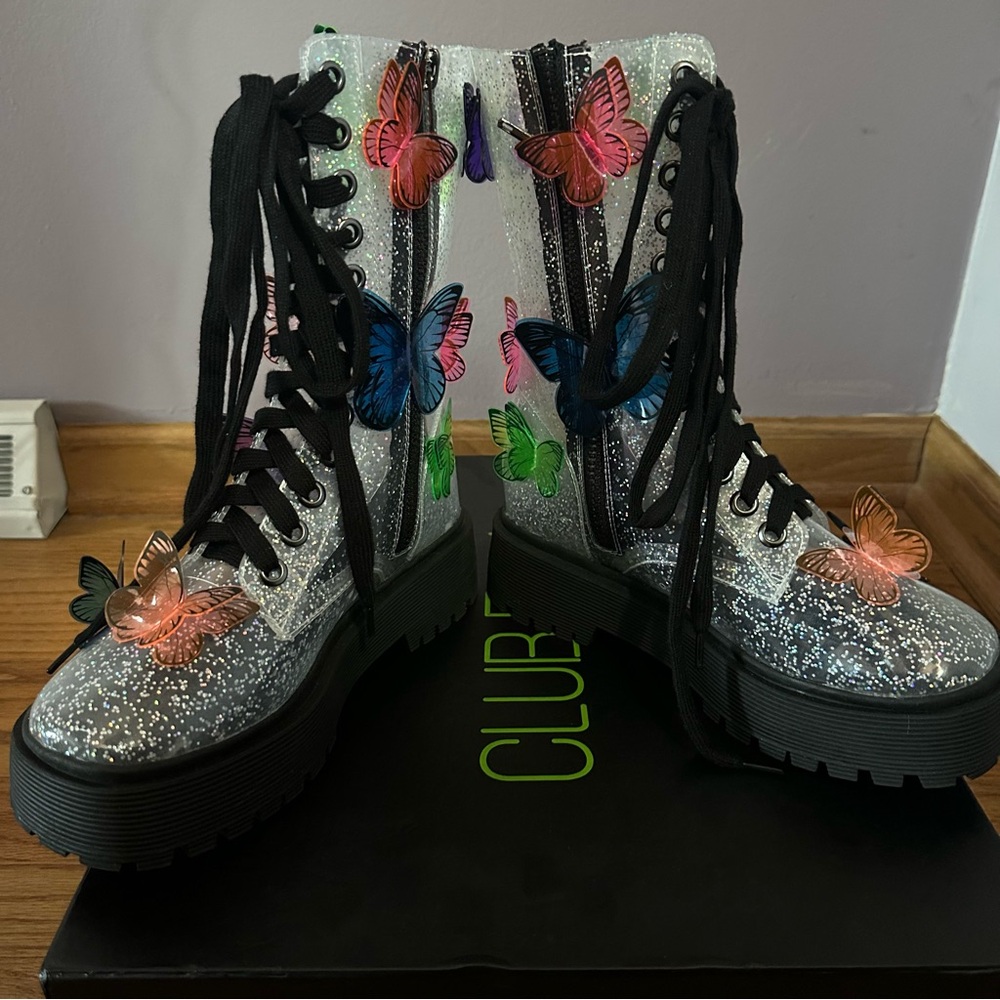 Club Exx Terrarium Butterfly Boots - Picture 4 of 7